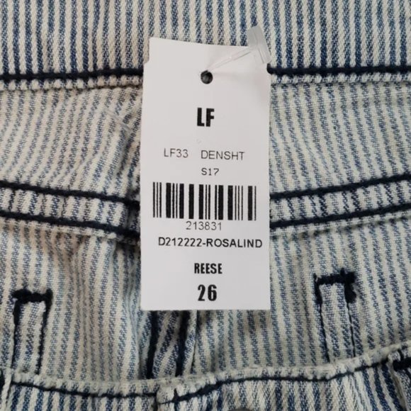 Carmar Denim Shorts Women’s 26 NWT Pinstriped Distressed Raw Hem Jean - Picture 6 of 8